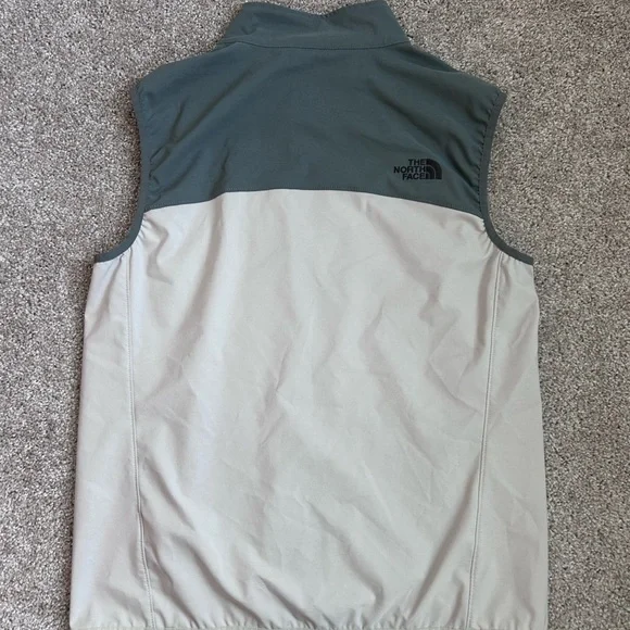 The North Face Men’s Apex Softshell Cream/Green Vest Size Medium Worn Once - Picture 8 of 9